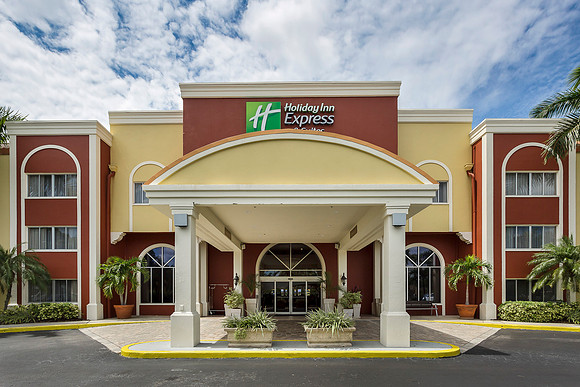 Exterior_HolidayInnExpress