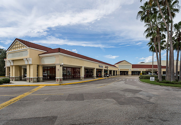 TheLandingsShoppingCenter