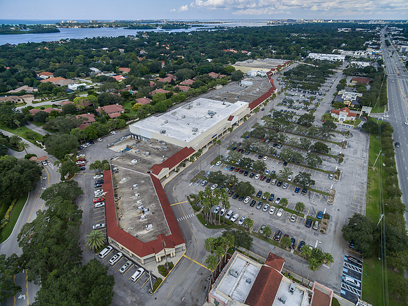 Aerials_TheLandingsShoppingCenter